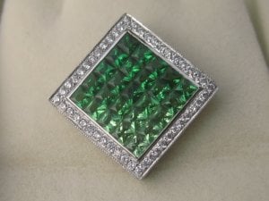 Garnet Tsavorite Daylight2.JPG