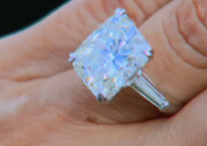 kris jenner ring .png