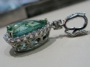 pear pendant2.jpg