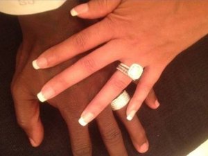 evelynlozado_and_chadochocinco_weddingrings.jpg