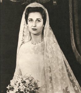 princessalexandraweddinggowntiara.jpg