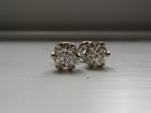 r_earrings_front1.jpg