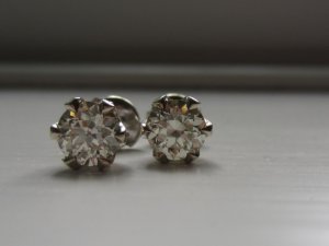 r_earrings_front3.jpg