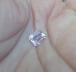 light_pink_sapphire2.jpg