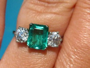 emerald_ring1_1_1_trim_.jpg