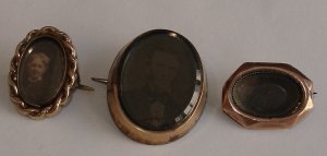 3locketbrooches2.jpg