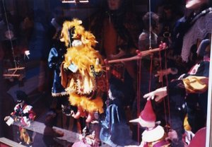 romepuppetsimg045.jpg