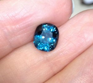 blue_spinel2.jpg