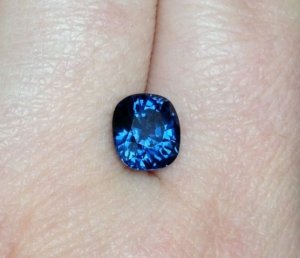 blue_spinel8.jpg