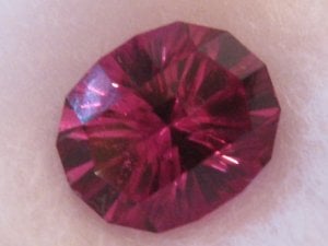 umbalite_garnet_oval1.jpg