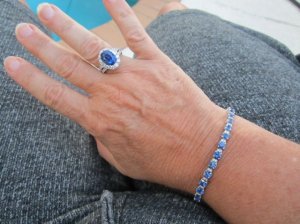 cmsbluesapphirebracelet16.jpg