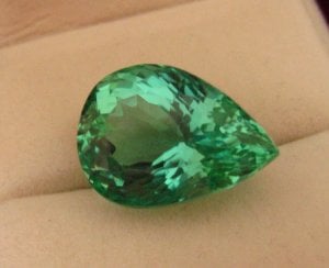 hiddenite_green_kunzite_24ct_1_1.jpg