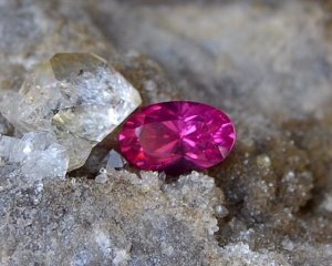 1-24ct-mahange-spinel-jim-rentfrow0001_0.jpg