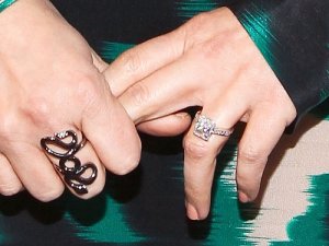 rby-drew-barrymore-engagement-ring-lgn.jpg