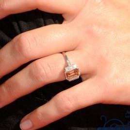 kristen_bells-engagement-ring.jpg