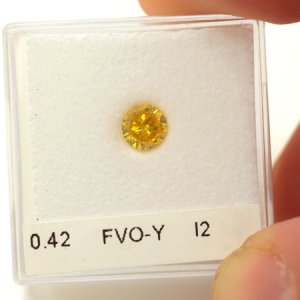 fancy-vivid-yellow-round-diamond-43650_779a39c1.jpg