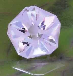 flatfacets-hanami-morganite.jpg