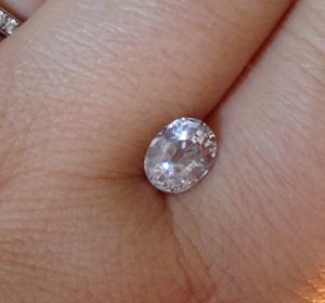 white_spinel_oval2.jpg