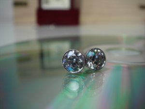 bezel_earrings_-_shot_1.jpg