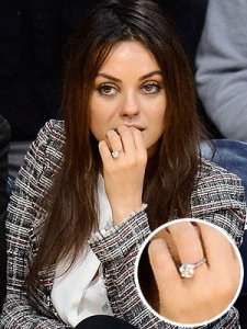 mila-kunis-300x400.jpg