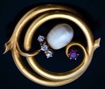 art_nouveau_pin_gold_pearl.jpg