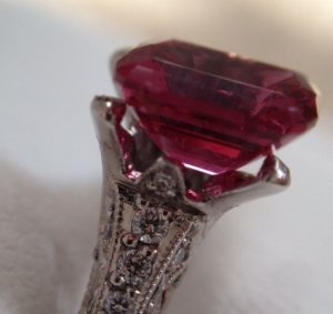 tacori_red3.jpg