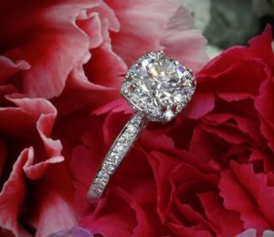 tacori-dantela-crown-diamond-engagement-ring-in-platinum-for-whiteflash_38762_g__1_.jpg