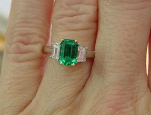 HANDSHOT_141EMERALD3.jpg