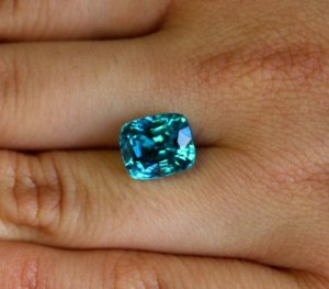 blue_zircon_7.jpg