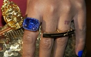 beyonce-sapphire-ring.jpg