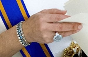 mary_aqua_bracelet_0.jpg