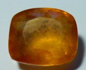 Hessonite garn 28.97 close.jpg