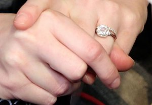 celeb-engagement-rings-article04.jpg