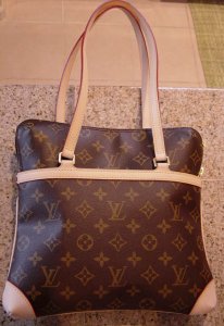 LV coussin 2005.jpg