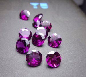 7mm_purple_rhodolite.jpg