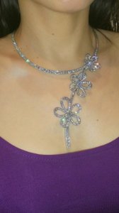 vca_flowerlace_necklace.jpg