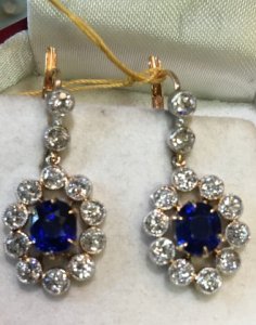 sapphirediamondantiqueearringsinbox.jpg