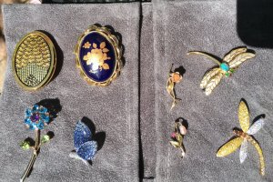 Brooch Family2.jpg