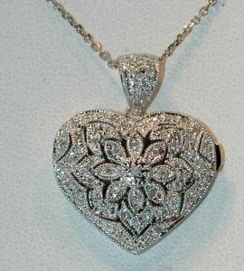 495 vintage heart locket.JPG