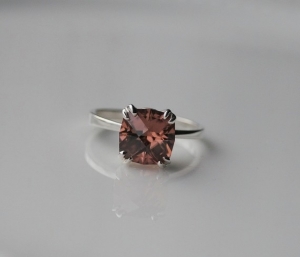 DM%20-%20mauve%20zircon.jpg