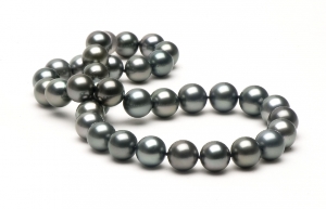 Tahitian%20Pearl%20Necklace%20Round%20Black.jpg