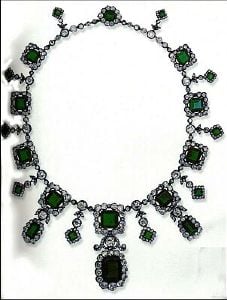 elana%20of%20aosta%20emerald%20necklace.jpg