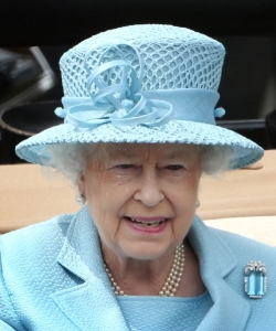 Queen+Elizabeth+II+Racegoers+Attend+First+t-aF4NCShTyx.jpg