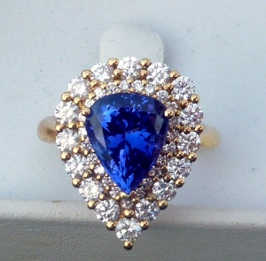 tanzanite_diamond_pear_ring2.jpg