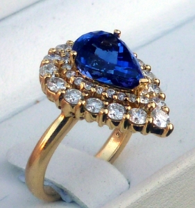 tanzanite_diamond_pear_ring3.jpg