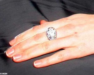 katemiddletonring1.jpg