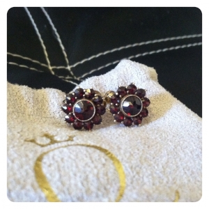 antiquegarnetclusterearrings09809182098109212.jpg