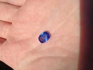 sapphire_outisde_in_hand.jpg