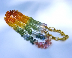 rainbow-sapphires-necklace2.jpg