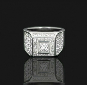 diamond_ring_big_center_stone.jpg